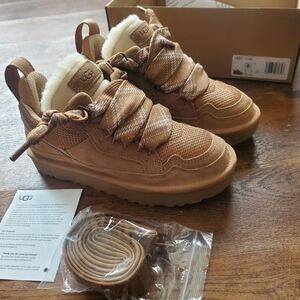 BRAND NEW Authentic UGG Lowmel Platform Lace-Up Sneakers Size 6 Size 37